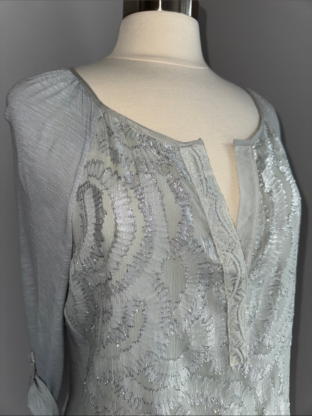 Anthropologie Tiny NWT Ice Blue Silver Boho Peasant Embroidered Top, Size L